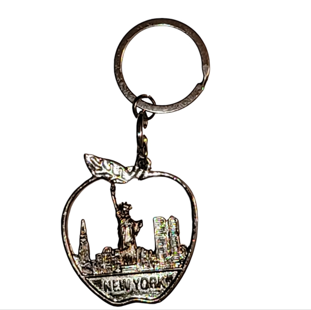 New York The Big Apple Vintage Keychain Silvertone Keyring Souvenir City Skyline